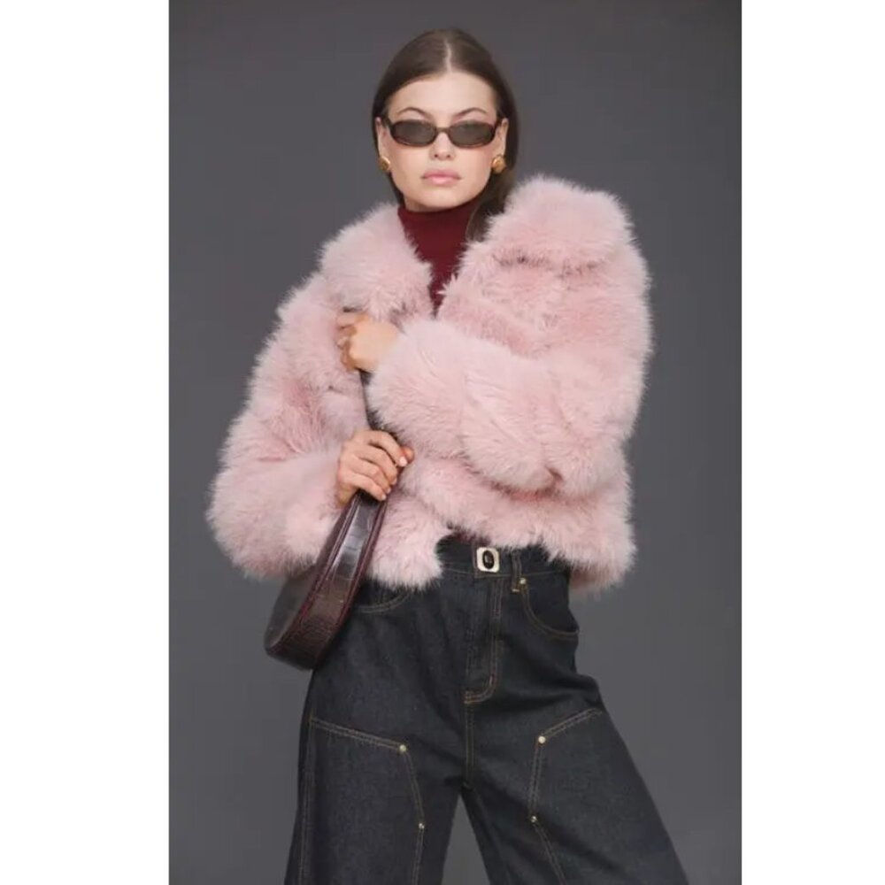 Avec Les Filles Luxurious Cropped Paneled Faux-Fur Coat in Blush sz L $285